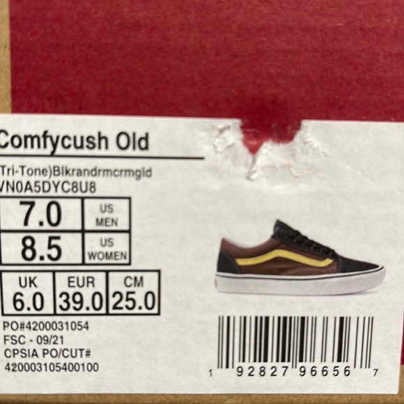 Vans Comfycush Old
(Tri-Tone)Bikrandrmermgld
VNOA5DYC8U8
WMNS sneakers - Picture 16 of 16